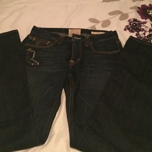 Jean's mean tavernitiso. Jean's. Tm