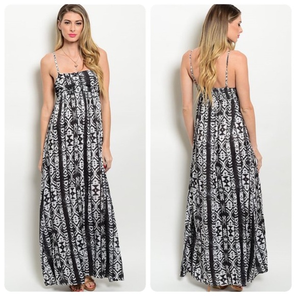 Dresses & Skirts - Stunning grays and black maxi dress! DELETING