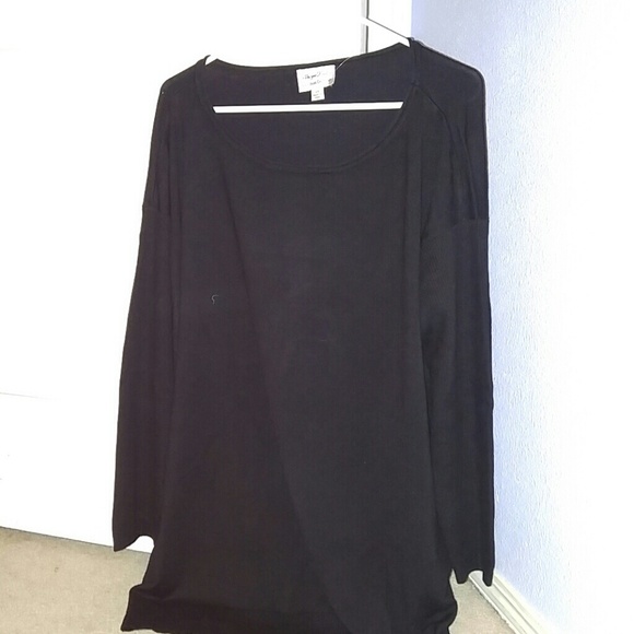 Woman black shirt