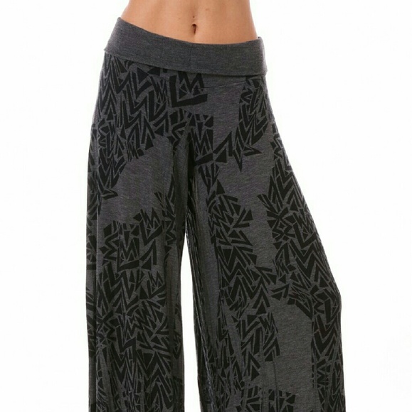 ENTI Gray flare pants Medium NWOT