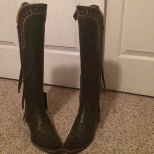 Ariat cowgirl boots