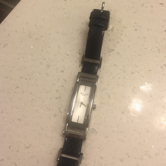 Kenneth Cole black and silver watch - Picture 1 of 2