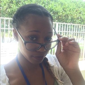 Meet your Posher, Lateshia