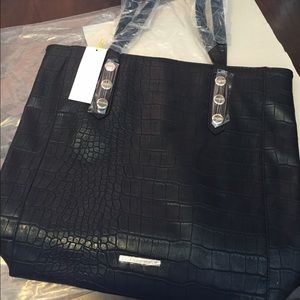 BCBG BLACK SNAKE SMIN BAG / purse