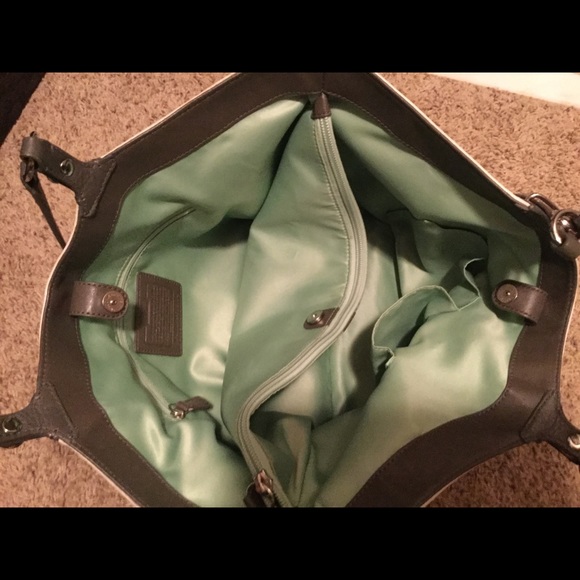 Authentic Coach - Picture 4 of 4