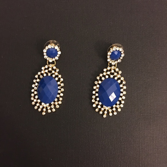 Classic style Dazzling Earrings and Diamonds