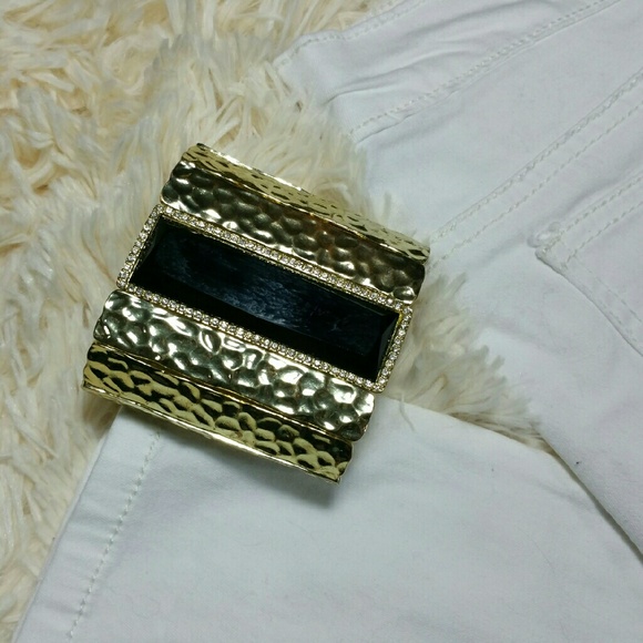 **WKND SALE** Vintage hammered gold bracelet - Picture 1 of 4