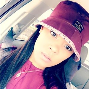 Meet your Posher, Ambria