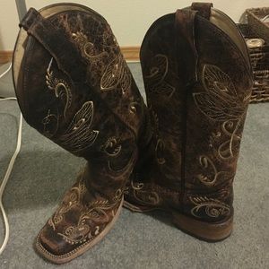 Women's size 7M Circle G boots