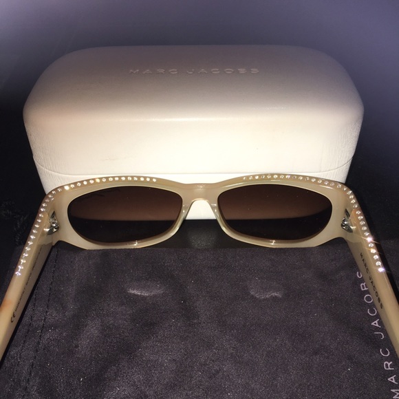 Authentic Marc Jacobs Embroidery Frame Sunglasses - Picture 2 of 4