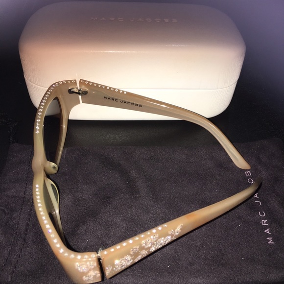 Authentic Marc Jacobs Embroidery Frame Sunglasses - Picture 4 of 4