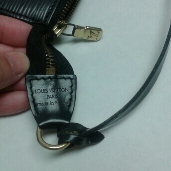 Additional pics of Louis Vuitton Pochette Clutch - Picture 3 of 4