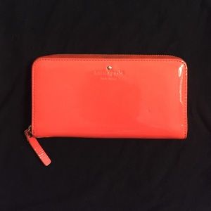 Kate Spade neon coral zip-around wallet 👝💸💰❤️