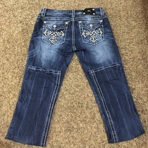 Straight leg Miss Me Jean with faux pocket