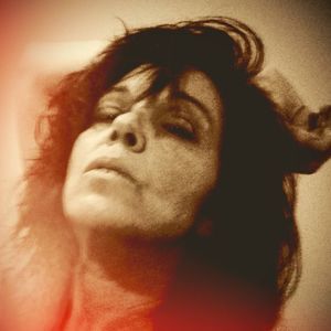 Meet your Posher, Mona