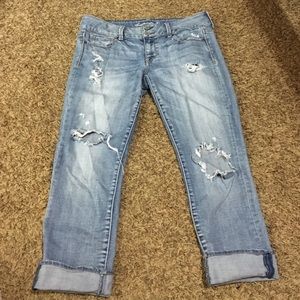 American Eagle distressed jean Capri