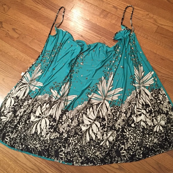 SALE 💕Swimsuit Wrap👙 - Picture 2 of 2