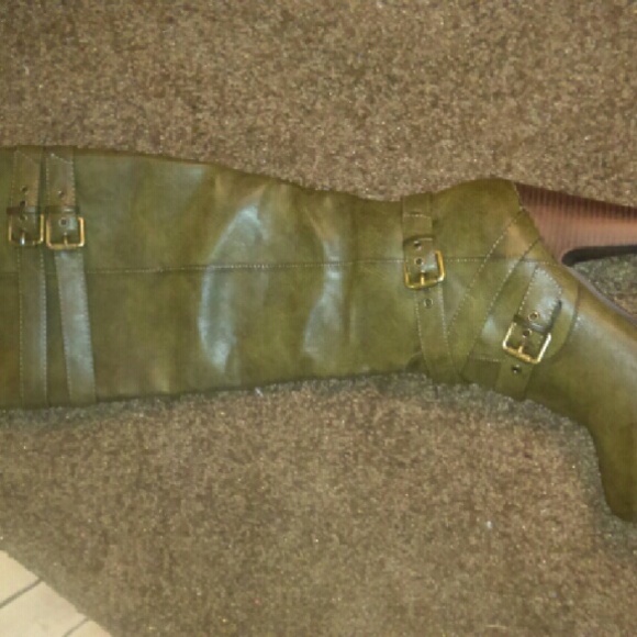 Olive heeled boots