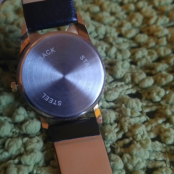 Brand new Sophisticated kitty watch - Picture 2 of 2