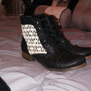 Combat boots sz 7
