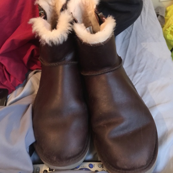 Brown uggs