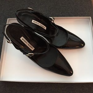 Manolo Blahnik 38.5 Patent Samba stilettos