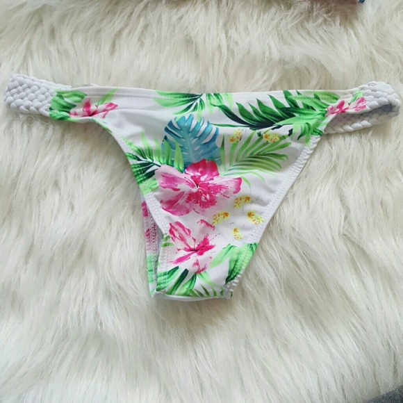 Adorable White Floral Bikini (New) - Picture 4 of 4