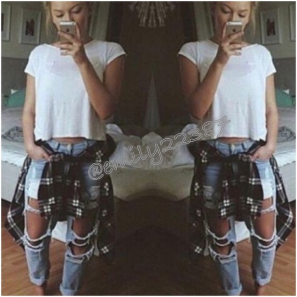 LAST!! Distressed Boyfriend Jeans CLEARANCE - Picture 2 of 3