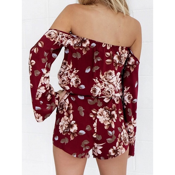 🌺LAST 1 🌺Stunning Floral Off Shoulder Romper - Picture 2 of 3