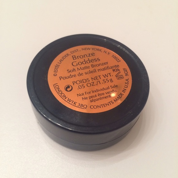 Estée Lauder Bronze Goddess Matte Bronzer - Picture 3 of 4