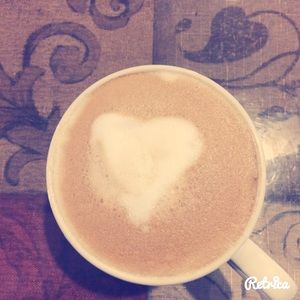 Meet your Posher, Claudia