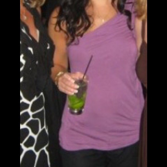 Adorable one shoulder top w build in shelf bra - Picture 3 of 3