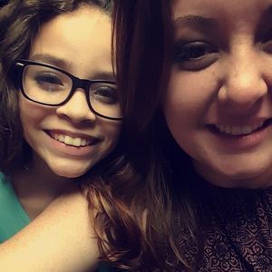 Meet your Posher, Yesenia