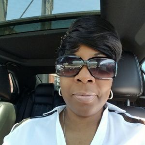 Meet your Posher, Sylvia