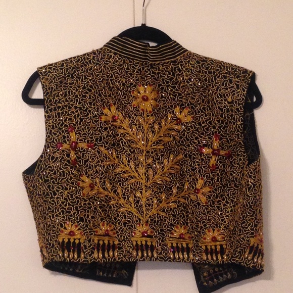 Vintage Embellished Cropped Vest - Picture 2 of 3