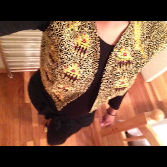 Vintage Embellished Cropped Vest - Picture 3 of 3