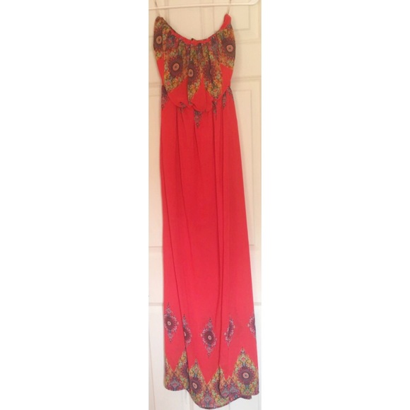 Red maxi dress - Picture 2 of 3