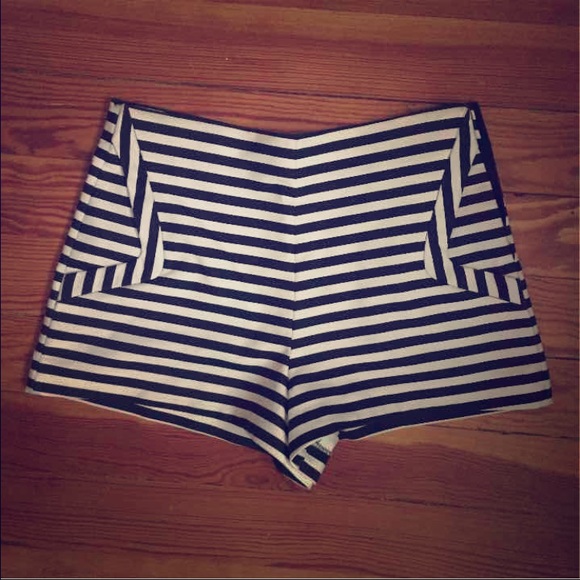 Striped Zara Shorts - Picture 1 of 4