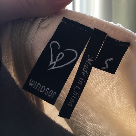 Windsor Ivory Dress - Picture 3 of 4