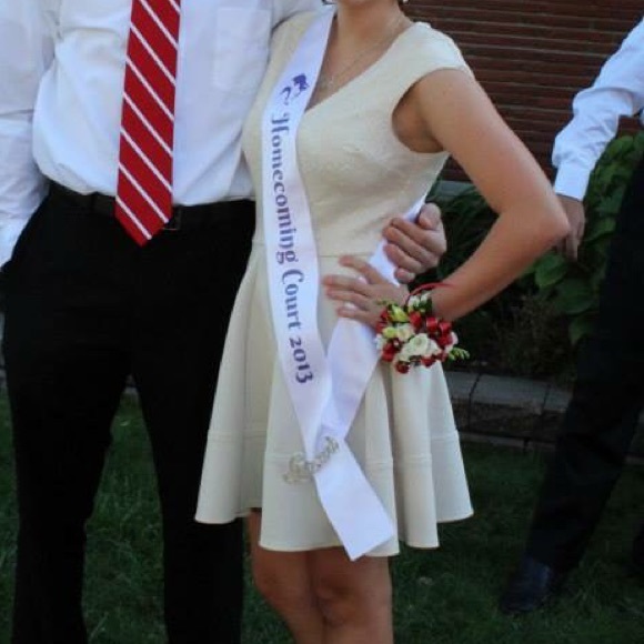 Windsor Ivory Dress - Picture 4 of 4