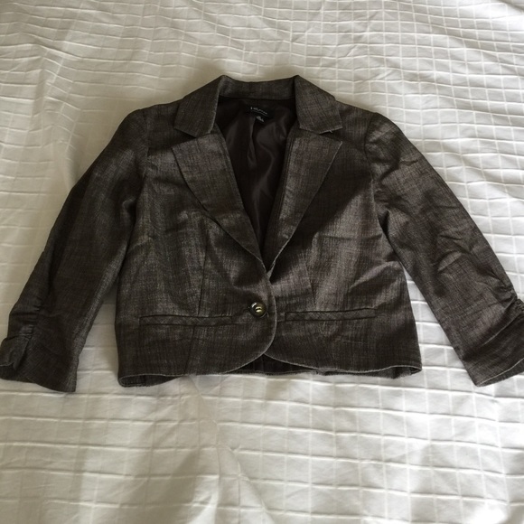 SOLD - Brown 3/4 sleeve blazer size XS