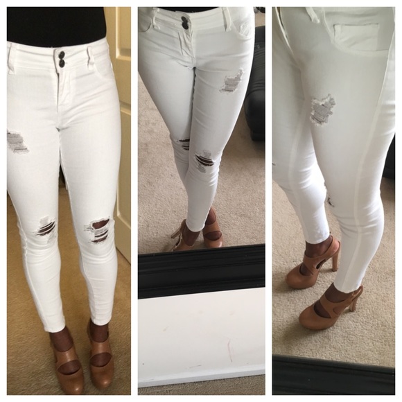 White distressed skinny jeans