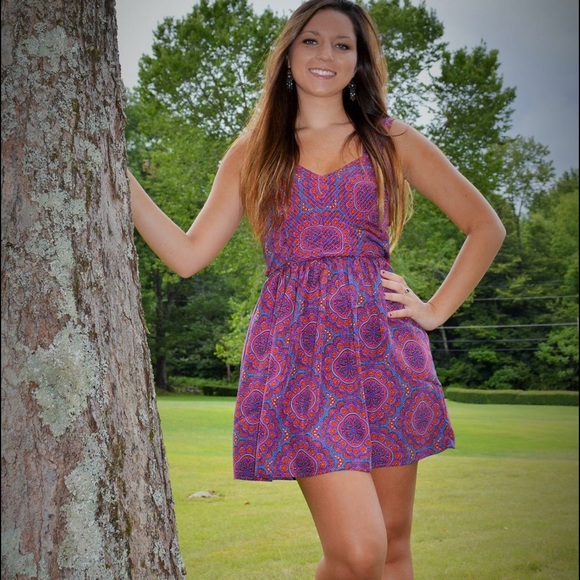 Super cute floral open back dress!!