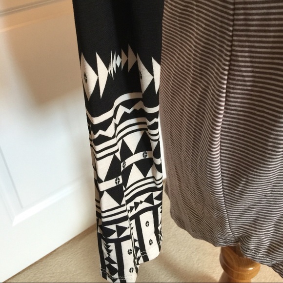 GOING FAST  Black Taupe Ivory Stripe Aztec Top - Picture 3 of 4