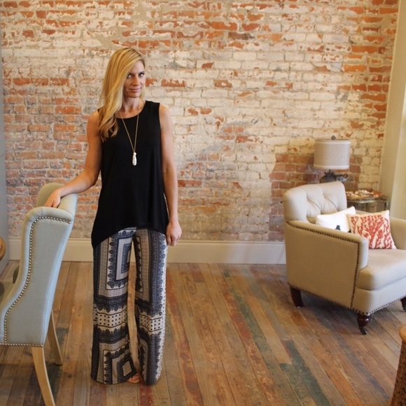 Black asymmetrical soft knit top - Picture 4 of 4