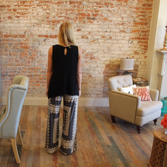 Black and Tan printed palazzo pants - Picture 3 of 4