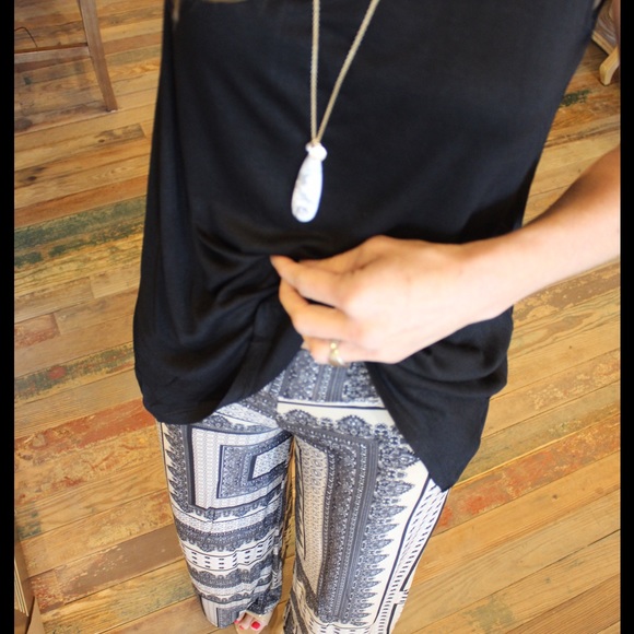 Black and Tan printed palazzo pants - Picture 4 of 4