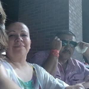 Meet your Posher, Claudia