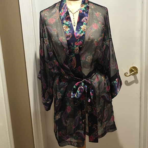 Victoria's Secret Other - Victoria's Secret sheer paisley robe