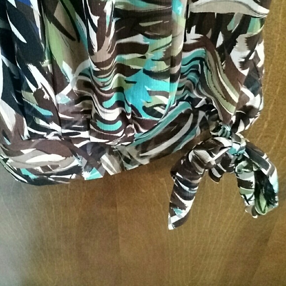 Multi-patterned short sleeved blouse - Picture 2 of 4